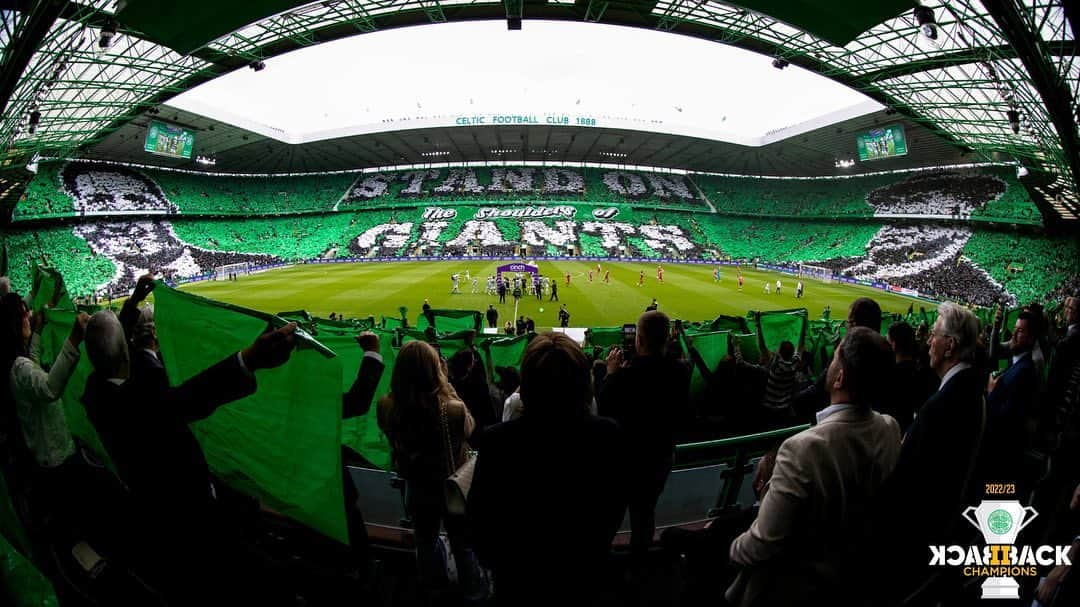 ジョー・ハートさんのインスタグラム写真 - (ジョー・ハートInstagram)「What a club to play football for 💚🍀 @celticfc amazing 🤩」5月28日 2時13分 - joehartofficial