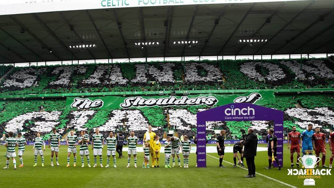 ジョー・ハートさんのインスタグラム写真 - (ジョー・ハートInstagram)「What a club to play football for 💚🍀 @celticfc amazing 🤩」5月28日 2時13分 - joehartofficial