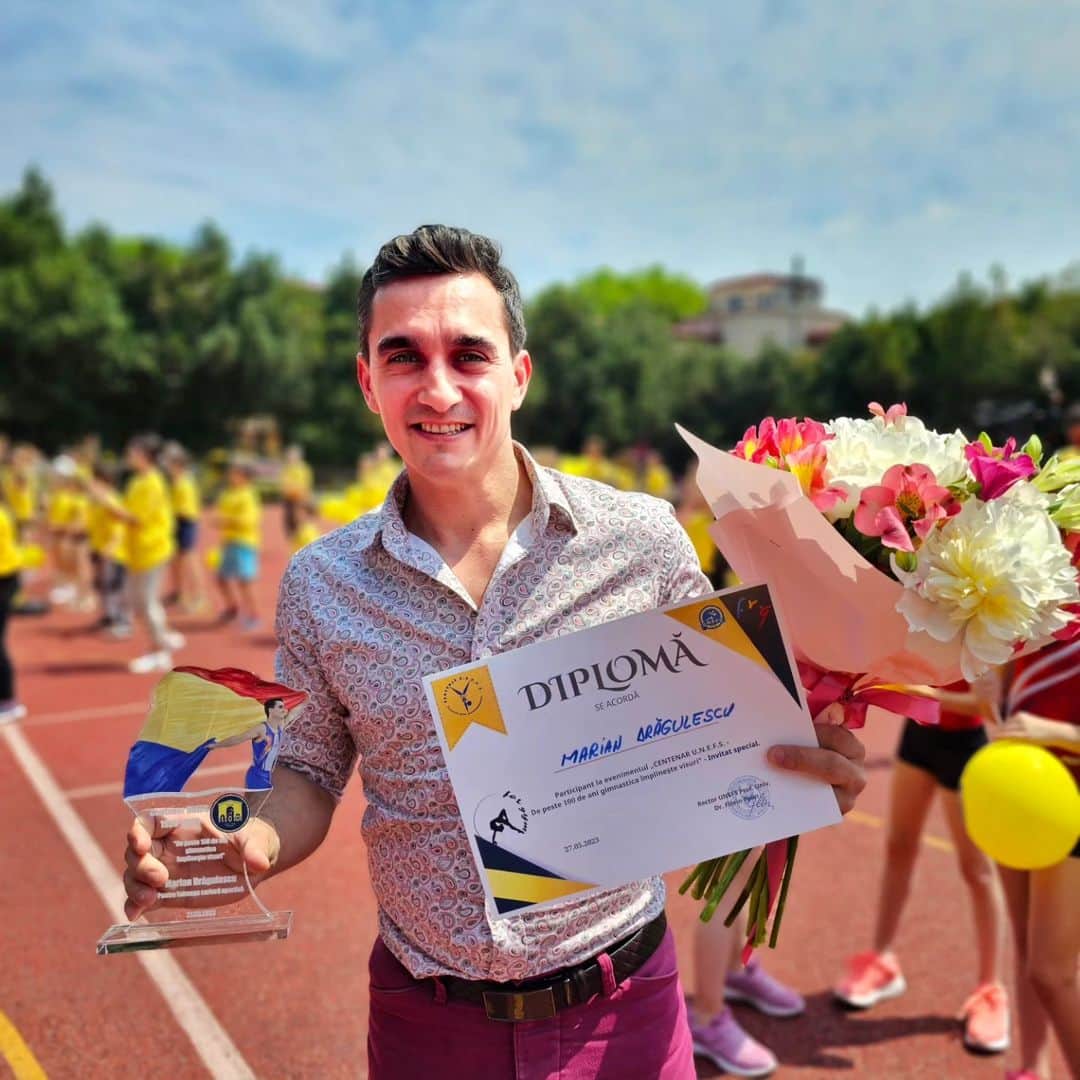 のインスタグラム：「UNEFS URA La mulți ani centenar 🎂🥳 Mulțumesc pentru invitație...trofeul îmi place mult ❤️ Felicitări @ionutcorlaci , UNEFS și FRG 🙏🥰」