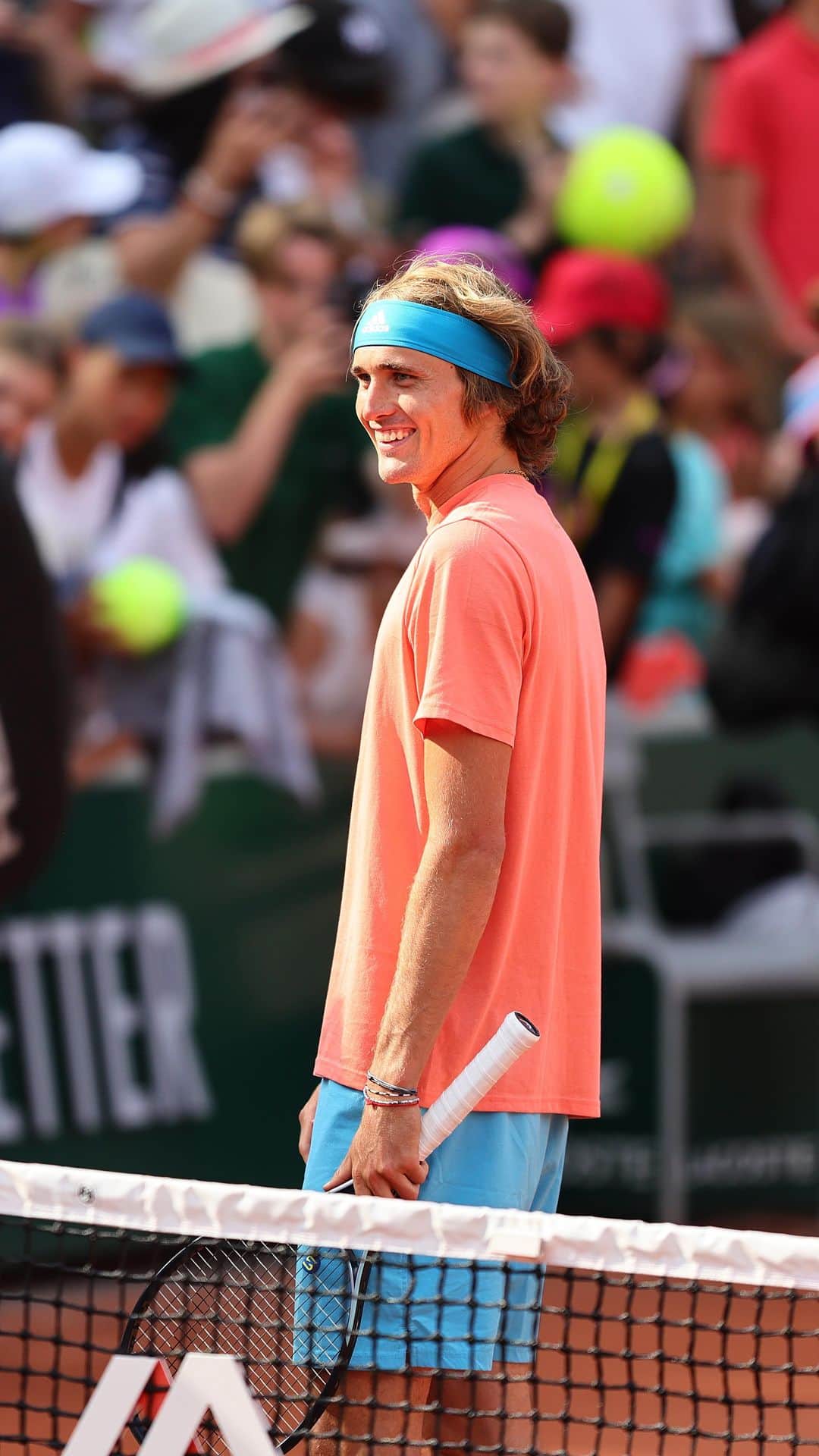 アレクサンダー・ズベレフのインスタグラム：「Much love from Paris 🧡  #RolandGarros @alexzverev123」
