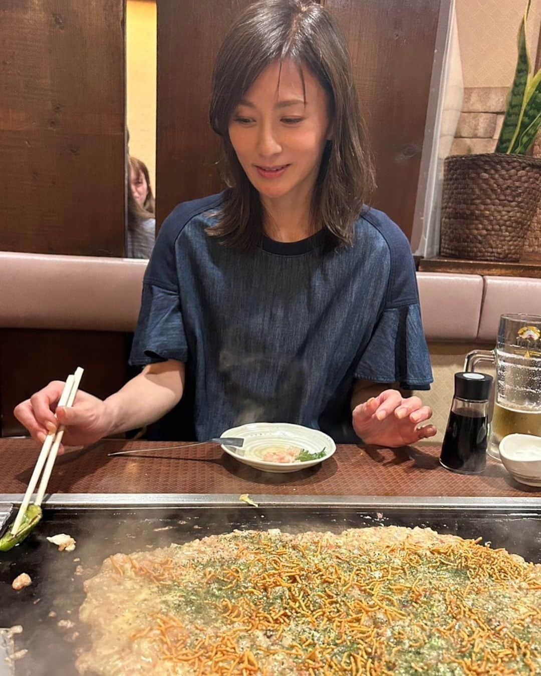 遠野舞子のインスタグラム：「. 久しぶりに地元・麻布十番のもんじゃに行きました。 味も店員さんもやっぱり好きでした^_^」