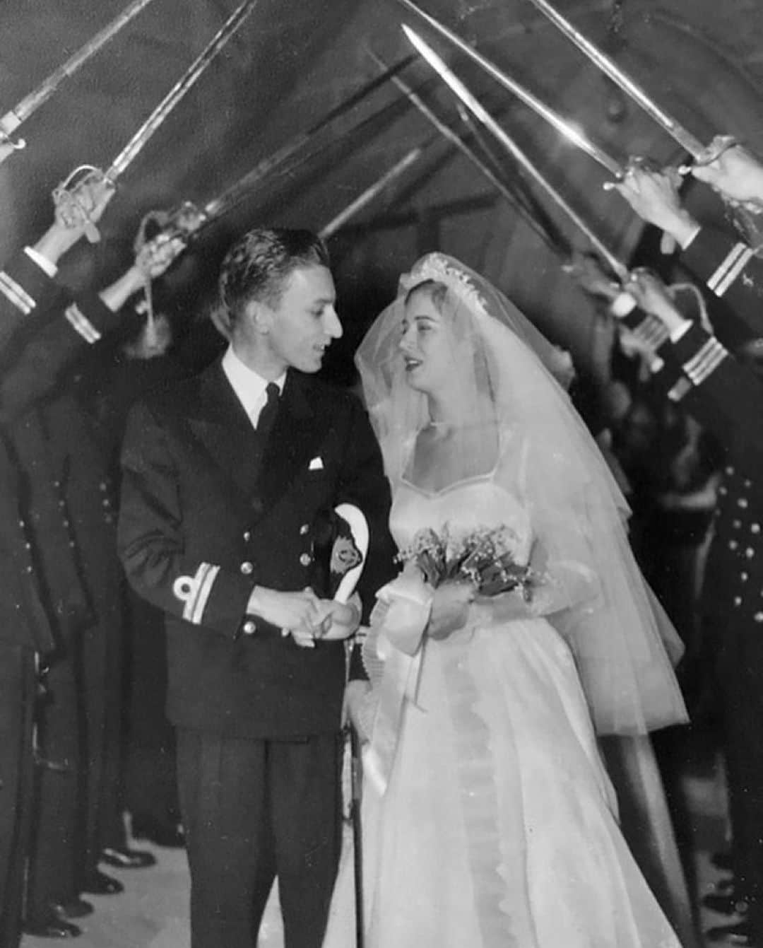 ジョン・バロウマンさんのインスタグラム写真 - (ジョン・バロウマンInstagram)「Seventy Years Married!!  Scott’s Ma & Pa are celebrating their Platinum Wedding Anniversary today❤️ Sydney was where it all started in 1953 . . #anniversary #mum #dad #london #sydney #palmsprings #navy #australia #uk Posted @withregram • @scottmale」5月28日 4時06分 - johnscotbarrowman
