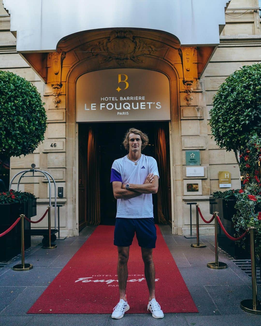 アレクサンダー・ズベレフのインスタグラム：「Bonjour Paris 👋🏼🇫🇷」