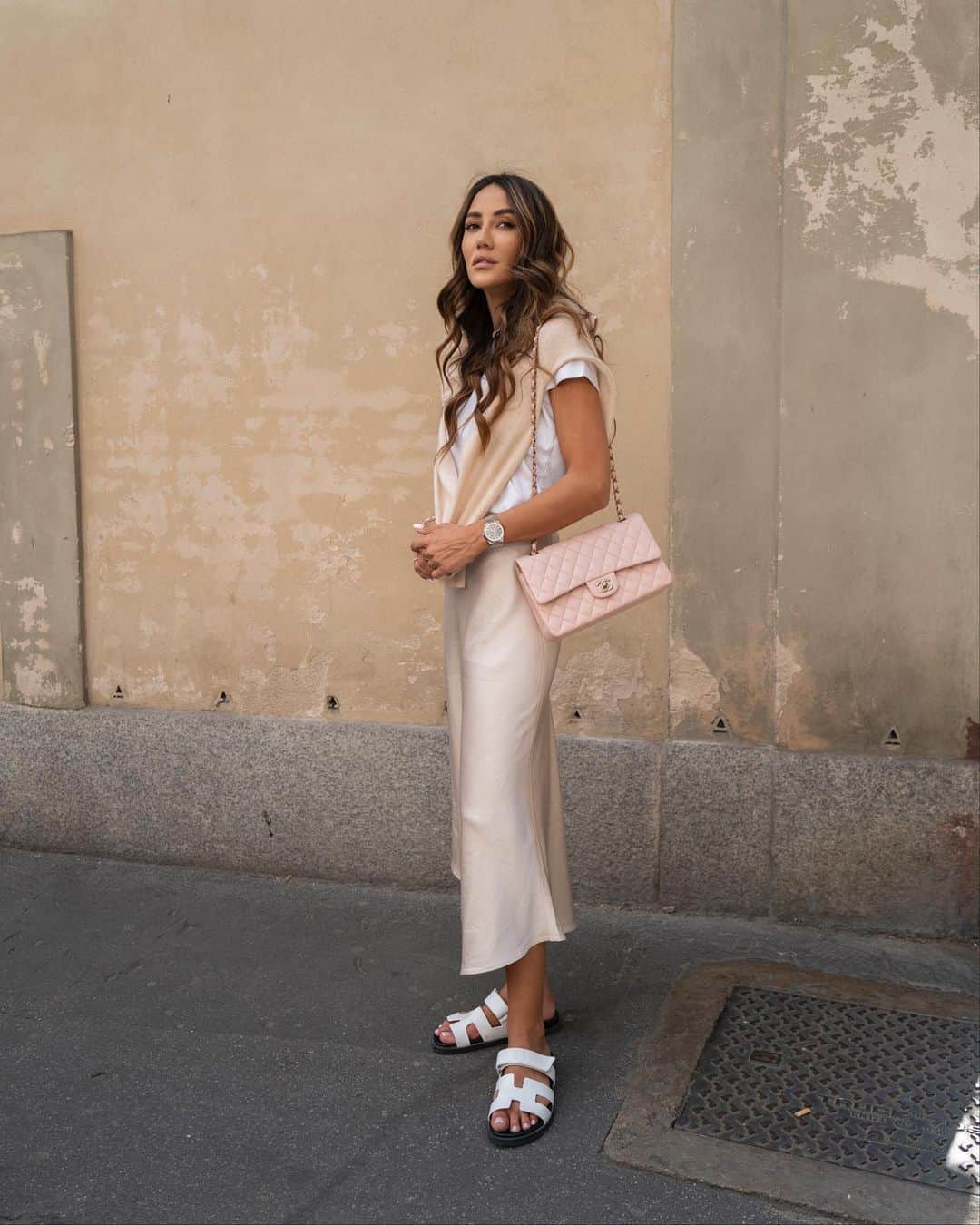 Tamara Kalinicのインスタグラム：「Its already summer in Milan 💅🏻」