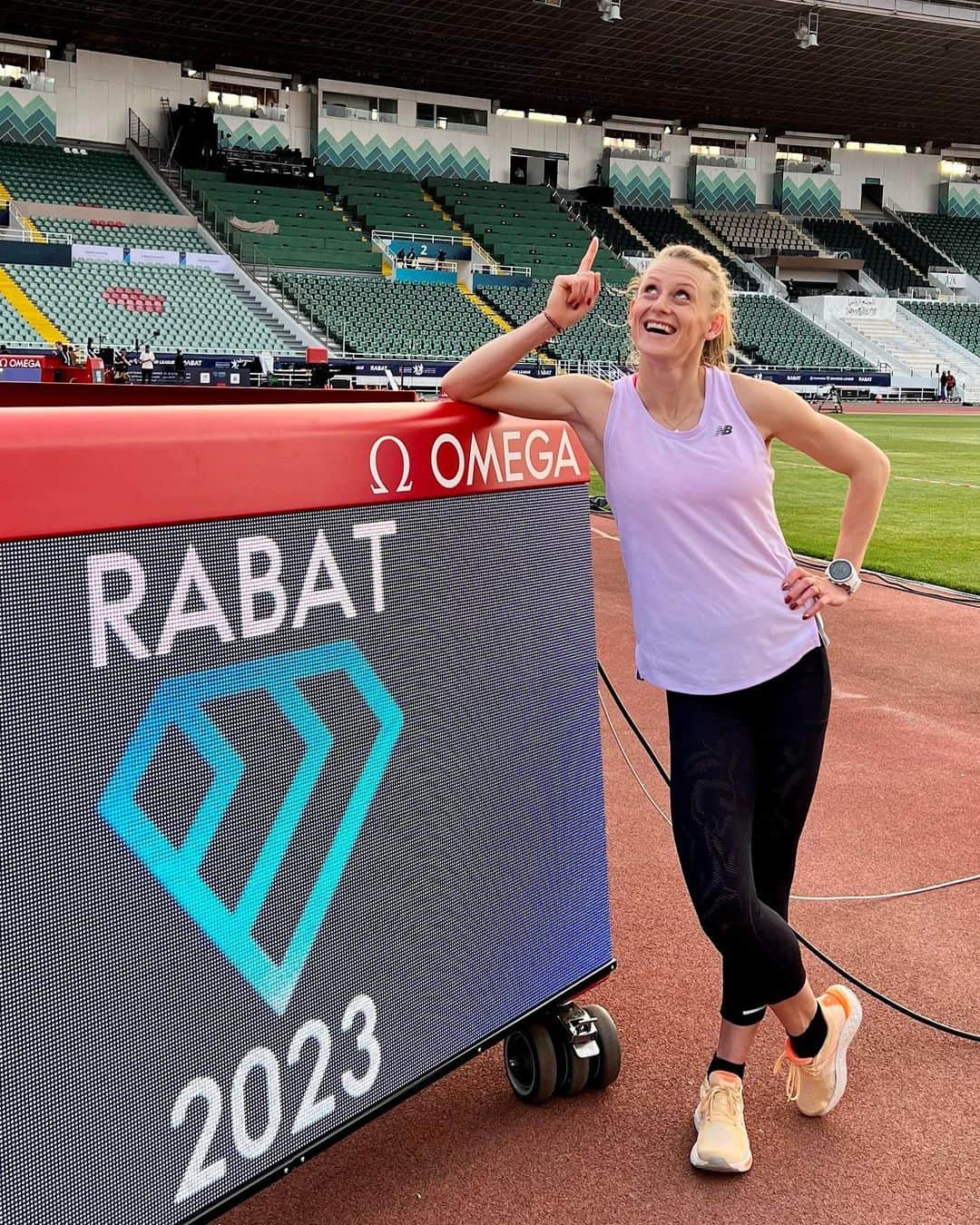 のインスタグラム：「She did it! 😍 Po 2 latach niebytu wracam na światowe bieżnie. Jutro Rabat i 💎liga. Co prawda tylko w roli 🐇, ale po tym wszystkim możliwość stanięcia na bieżni w cyklu najbardziej prestiżowych meetingów lekkoatletycznych to wielka nagroda, ale i wyzwanie. Bądźcie ze mną! Wasze wsparcie na pewno będzie pomocne ♥️ Jutro traktuję jako przetarcie przed 18.06 i startem w moim kochanym Poznaniu na @memorialcybulskiego 🫶🏼 Trzymajcie kciuki i oglądajcie transmisję 🤞🏼#sport #running #runner #athlete #fun #track #diamondleauge #współpraca」