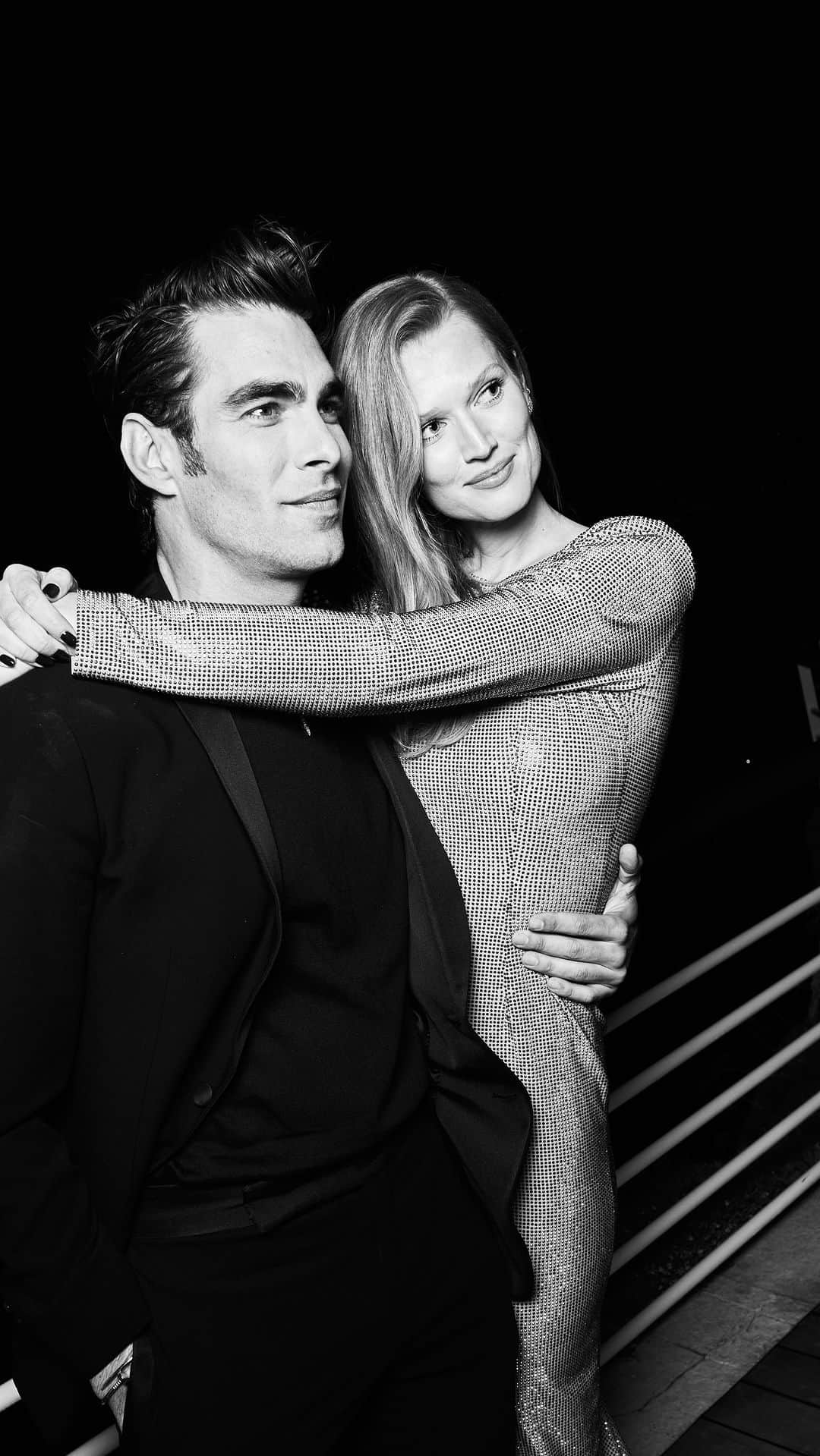 トニ・ガーンのインスタグラム：「Brought my homegirl to Cannes with me and she played content creator and surprised me by saving this reel saved on my phone 📸 Danke maus @neelam.joensson hoffe du hast  Schlaf aufgeholt! 💞Ok now it’s a REEL Cannes wrap😎」