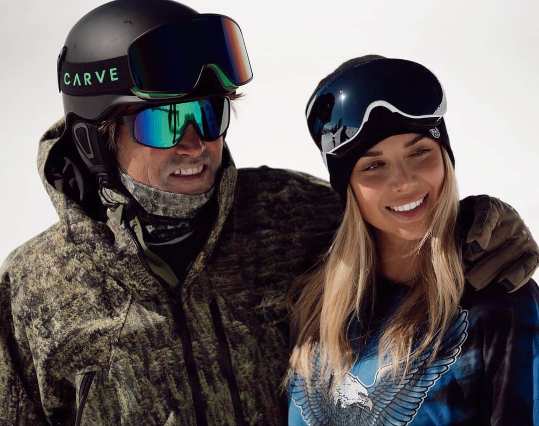 Daniella Graceさんのインスタグラム写真 - (Daniella GraceInstagram)「Story time: So I met @mikebasich when I was just 13 years old trying to get my start in snowboarding.. I looked up to him in so many ways being the legend/pioneer he is in this sport. And at 14 he gave me the opportunity to ride for his shop Riders Union.. my very first sponsor and after that my love and obsession for the sport grew. Now here we are almost 20 years later.. still doing what we love and now working with the same amazing team @carve_usa. Funny how life comes full circle 💫 I’m forever grateful for this family and the life snowboarding has given me. And most of all, to you Mikey, for giving that crazy little kid running around your shop a chance ❄️🤍 | 📷 by @tuckerscreative」5月28日 4時51分 - daniellagrace