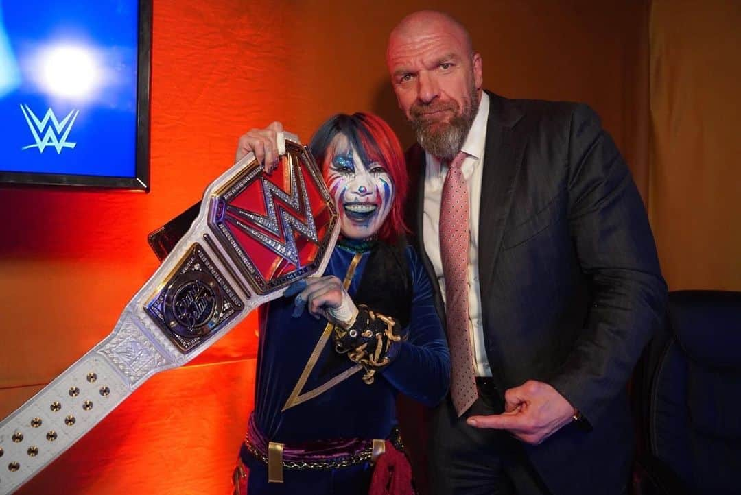 トリプルHのインスタグラム：「More dangerous than ever. ...Are you ready for @wwe_asuka? #WWENOC」