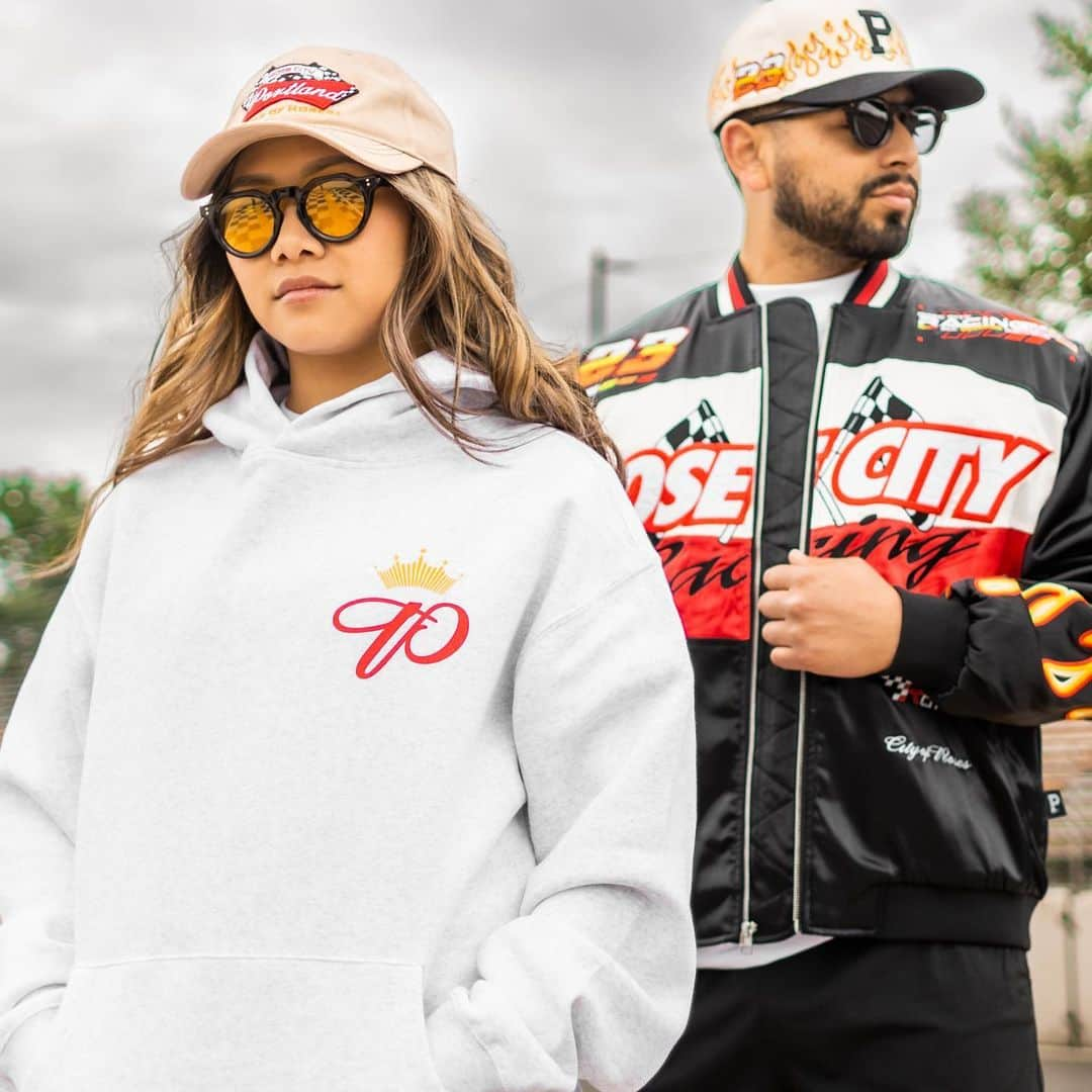 Portlandさんのインスタグラム写真 - (PortlandInstagram)「Nascar is back in Portland next weekend for the “Pacific Office Automation 147” and local brand @portlandgear has you ready to hit the track in style with their latest collection!  Inspired by the Rose City, pick up one of 12 brand new items before they’re gone! Head to portlandgear.com or either of their retail stores. 🏁  #portland #nascar #portlandnw #pdx」5月28日 5時15分 - portland