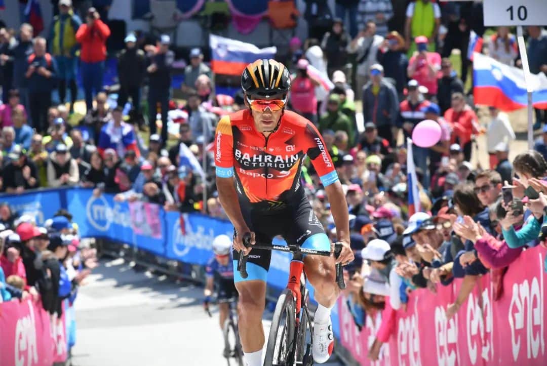 のインスタグラム：「Stage20 @giroditalia ✅  📸 Photo : @iimiwa  #RideAsOne #giroditalia #Giro2023  #ジロ #イタリア  @teambahrainvictorious  @cn_bahrainvictorious」