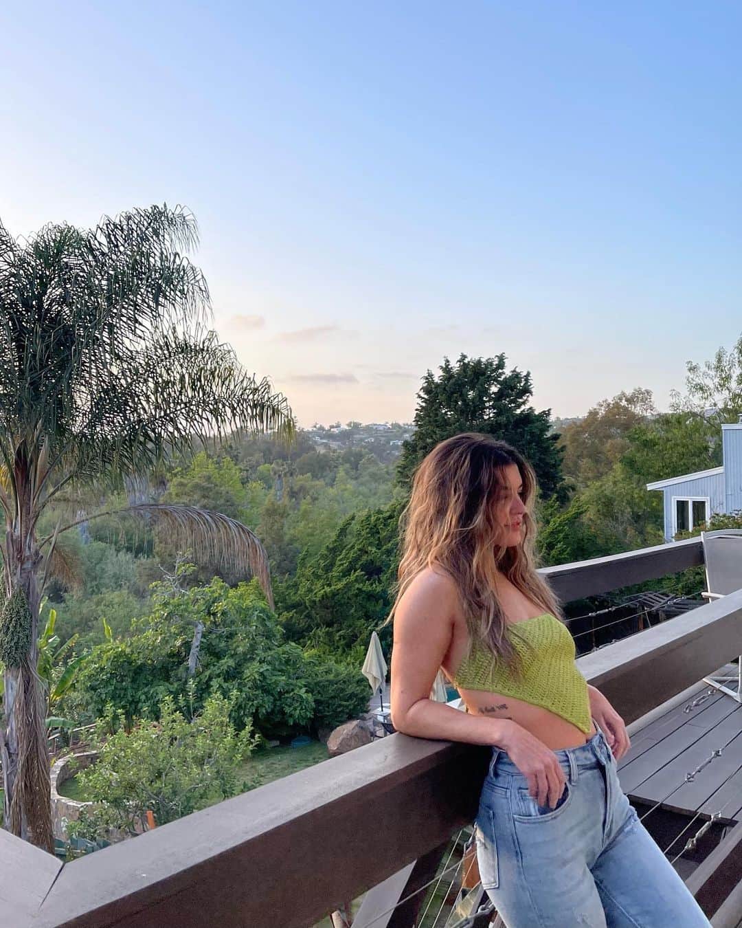 Nikki Blackketterのインスタグラム：「☁️🌴🩵 waiting for san diego blue skies to come back 🥲」