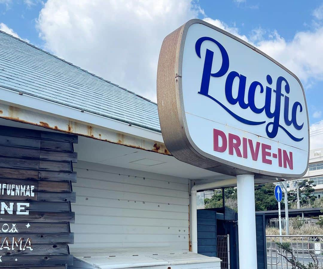 山神アリシアさんのインスタグラム写真 - (山神アリシアInstagram)「PACIFIC DRIVE-IN🚙多いとか言いながらちゃんとロコモコ、スムージー&スコーンを食べ尽くす」5月28日 16時30分 - aliciayamagami