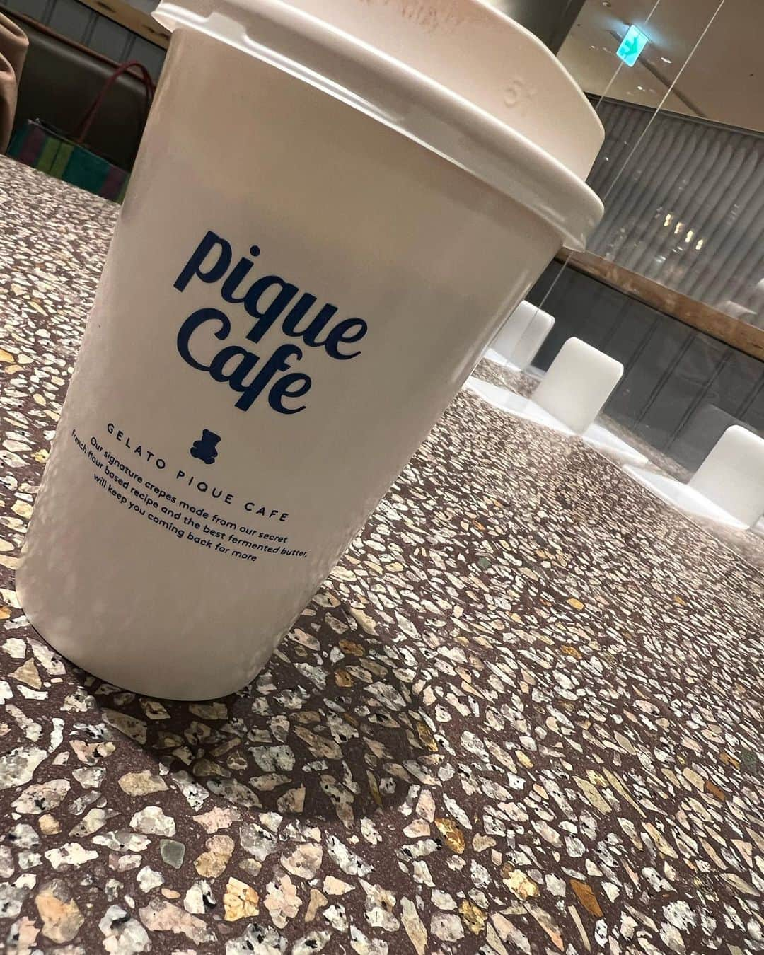 黒咲ななのインスタグラム：「. . ジェラピケCafe☕✧ . アイスて言ったらホットきた😶‍🌫️ . 下が甘すぎた🫣 . リベンジしたい☹️ . . #ジェラピケ#gelatopique  #ジェラピケカフェ」