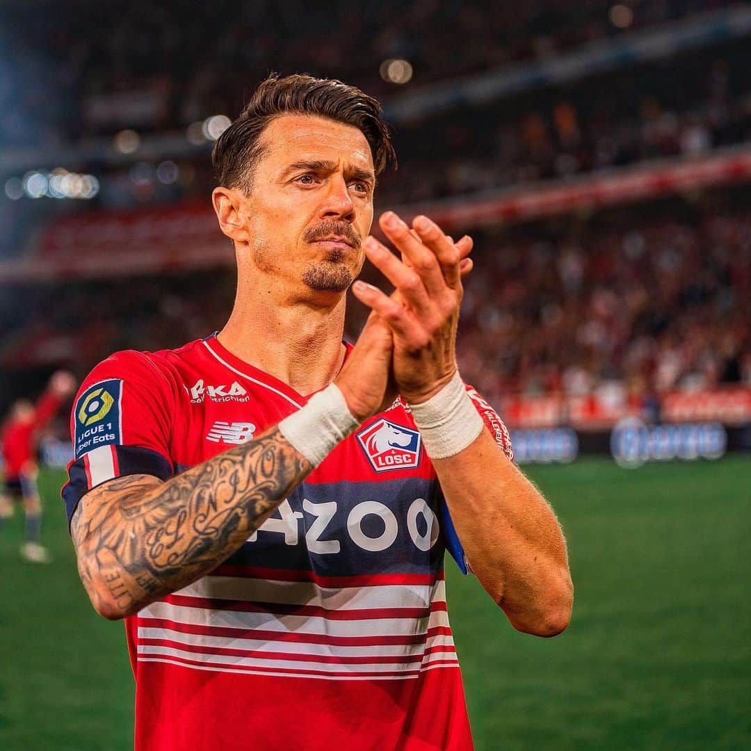 のインスタグラム：「Jusqu’à là fin…  3 points très important   Allez Le Losc ❤️   RDV Samedi à Troyes」