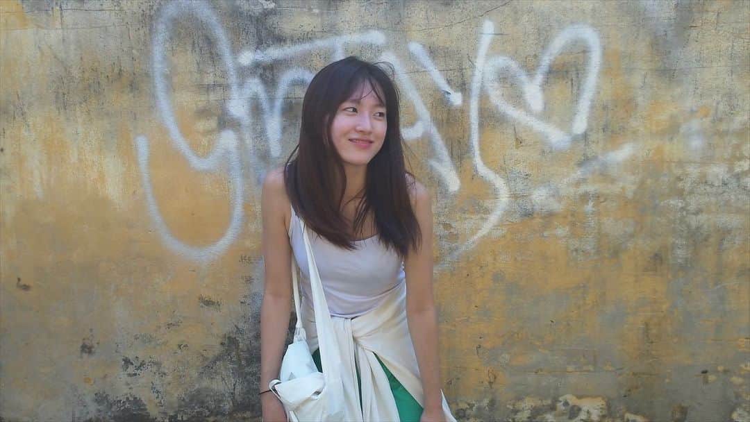 イ・ハウンのインスタグラム：「잔잔하고 배부르고 행복하고 또 습했던 🇻🇳」