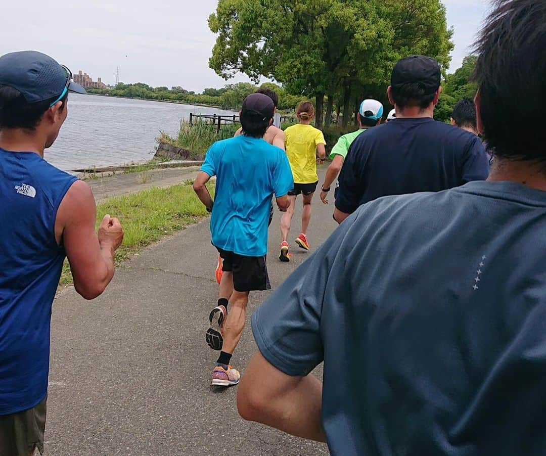 下門美春さんのインスタグラム写真 - (下門美春Instagram)「本日のShimo部練習会🫡❤️‍🔥 ちょっと暑くなってきたけど皆さんわいわいと楽しく苦しく？出来ました😌🫶 しっかりケアしてください！☺️✨ 来週のエントリーもぜひチェックしてください◎ 30(火)ザキオガ練ゲスト 織田F 31(水) Shimo部 織田F 3(土)4(日)彩湖 #japan #marathon #runner #running #training #マラソン #マラソン女子 #ランニング #ランニング女子 #トレーニング #はしりますたぐらむ」5月28日 17時07分 - 38shimo