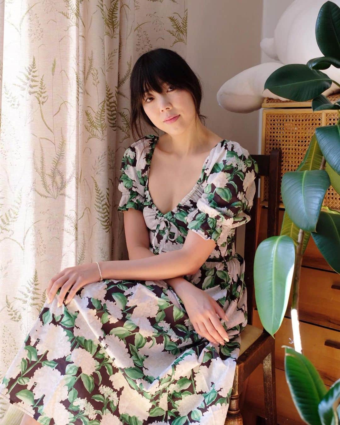 スージー・ロウさんのインスタグラム写真 - (スージー・ロウInstagram)「Happy to be HOME for a good while now after being on the road the last month.  Home-ing in @hillhouse which has just launched in the UK.  No “naps” for me tho as half term looms but very much looking forward to lazy frock days.  #ad」5月28日 18時00分 - susiebubble