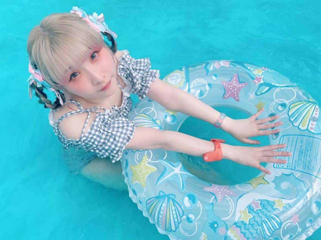 ようなぴさんのインスタグラム写真 - (ようなぴInstagram)「プール行ってきた！最高はぴはぴ🐬💦🤍 P!っとはっぴーサマー！  プール誰か行きませんか〜！プール友達、いや普通に遊べる友達募集中です！！  #プール #pool #waterpool #夏 #Pサマ」5月28日 17時31分 - younapichan