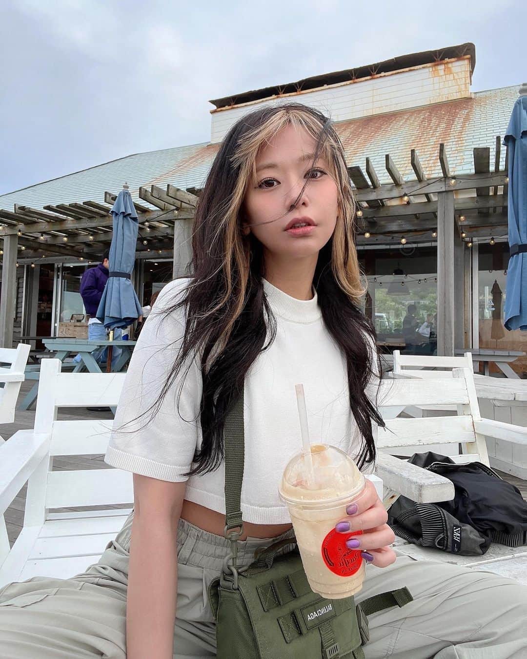 希帆さんのインスタグラム写真 - (希帆Instagram)「❤️💚🙂🙃😝😆 海の近くにいたら、 心がおちつきます♡  そして 髪がぼさぼさになります🎉 あとお腹すく😝🐽✌️（笑）」5月28日 17時41分 - k_i_h_o_