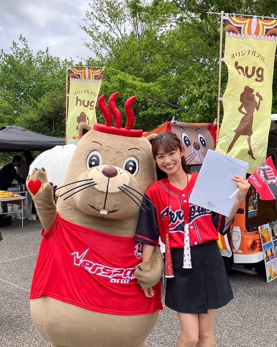 脇あかりのインスタグラム：「ヴェルスパ大分⚽️ ホーム戦スタジアムDJとして、参戦致しました！！ ご来場頂きありがとうございました❤️‍🔥 あと一歩届かず… 0-0最後まで選手も身体張っての激しい試合でした。  📸姫野選手 @himeno_takashi  0で抑えて…ナイスセーブでした❤️‍🔥 絶対的安心感！！！  📸別府競輪　@keirin_pr_beppu の利根選手、山﨑選手もイベントでお越し下さいました🚴 別府競輪選手vsヴェルスパ選手 ケイリンチャレンジ対決！！ イベント、すごい盛り上がりでした😌 ありがとうございました！！！  次は、6/7天皇杯❤️‍🔥 大分トリニータとの対戦！！ “大分ダービー” 私の今の楽しみ😎❤️‍🔥 19:00 kickoffです！！  詳細は、ホームページから！！ @verspah_oita   試合終わり…サポーター、ファンの方、声を掛けてくださり、ありがとうございました🥺💕嬉しかったです😌  #ヴェルスパ #ヴェルスパ大分 #別府競輪 #oita #JFL」