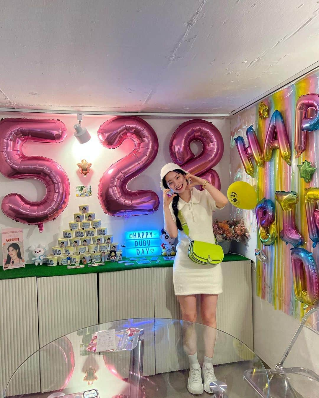 ダヒョンさんのインスタグラム写真 - (ダヒョンInstagram)「울 원스들 덕분에 행복한 생일 축하해 주신 분들 감사해요🎁❤️」5月28日 17時43分 - dahhyunnee