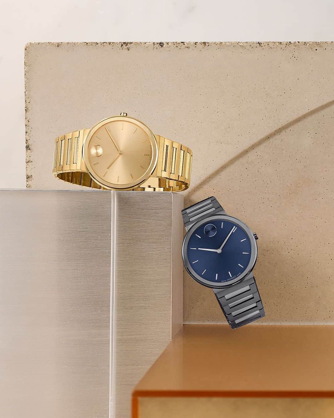 モバードのインスタグラム：「Graduate in style. Commemorate the new graduate in your life with our sleek, sophisticated #MovadoBold Horizon timepieces. Tap for details.」