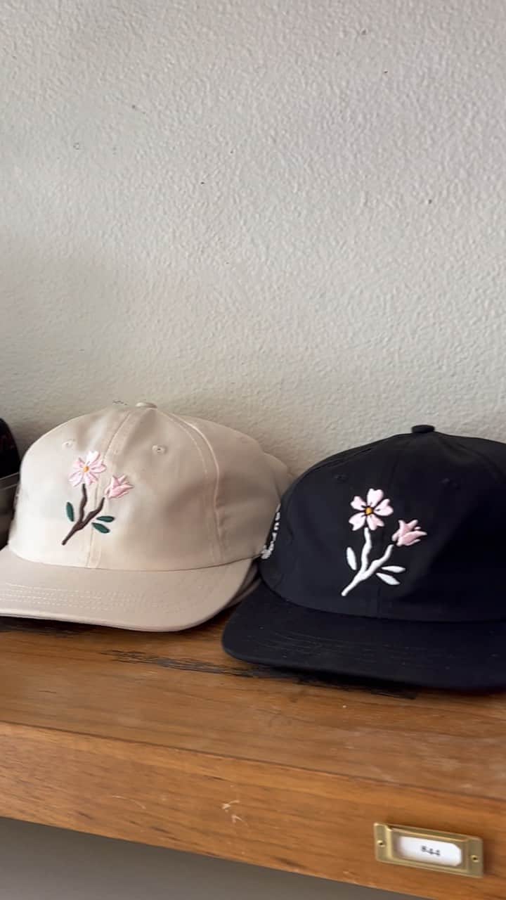 Stumptown Coffee Roastersのインスタグラム：「Limited amount of VIVID BLOOM merch available online and in Stumptown cafes! 🌸   Grab yours before it’s gone!」