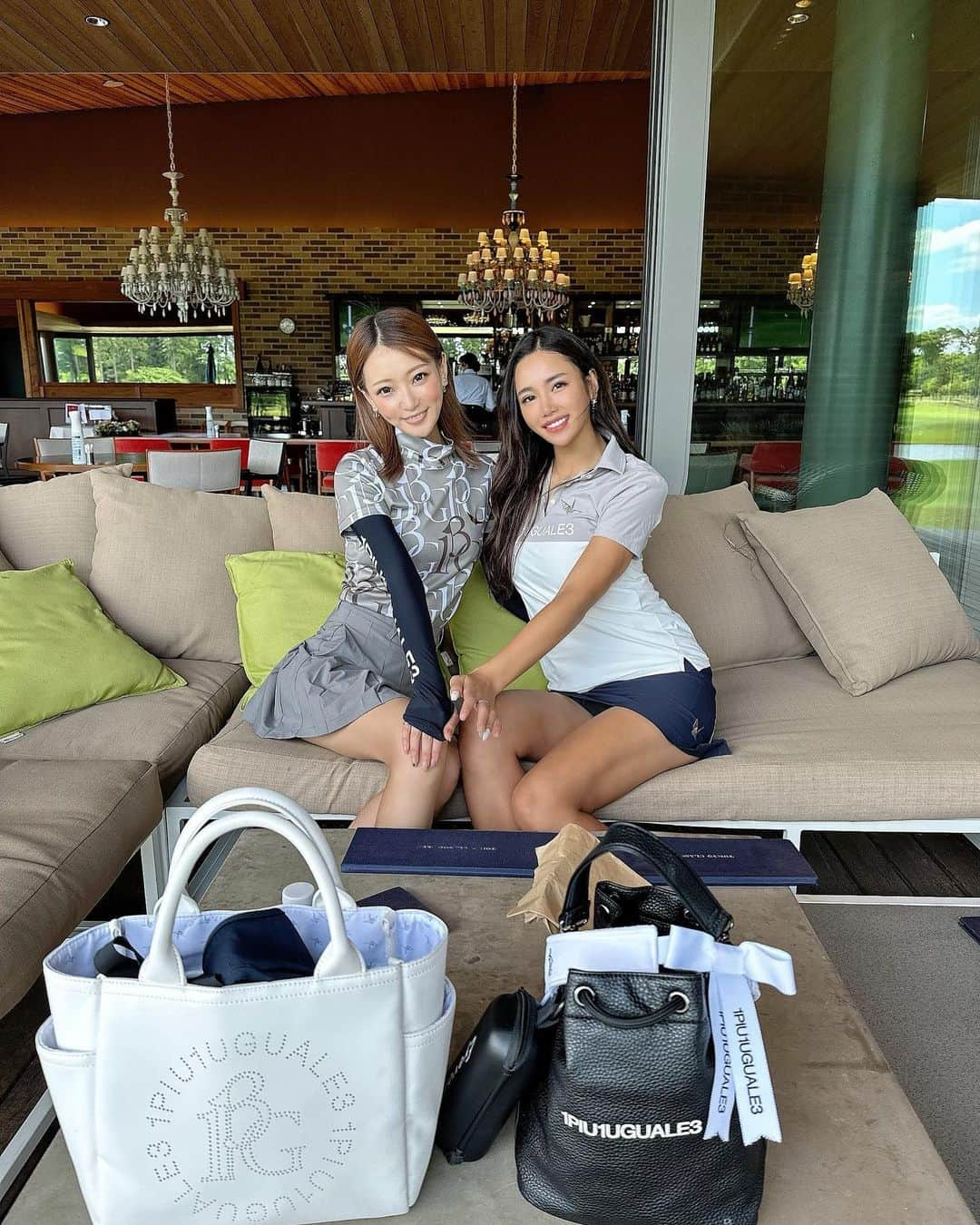 あやのさんのインスタグラム写真 - (あやのInstagram)「大好きな東京クラシッククラブにて パシャリ⛳️📸🥺  この日はリカバリーショットが 神がかってた🔥 ミスショットの後のリカバリーが 1番ワクワクするんだよね😚 いろいろなパターン考えて マネージメントして それが上手くいくと本当に楽しい💓 困難こそ乗り越える価値がある！的な！  3枚目 大好きな姉さんと　@miyuking_golf  この写真お気に入りです💓  wear @1piu1uguale3_golf   #golf#golfwear #golflife  #golfswing #golfstagram  #ゴルフウェア#ゴルフ女子」5月28日 9時29分 - _ayano_golf