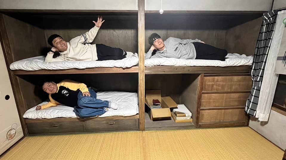 のインスタグラム：「人生 色々ありますが  幸せホルモン出して 頑張りましょう！  とりあえず 運動で不安はぶっとばす！  #セロトニン #オキシトシン #ドーパミン」