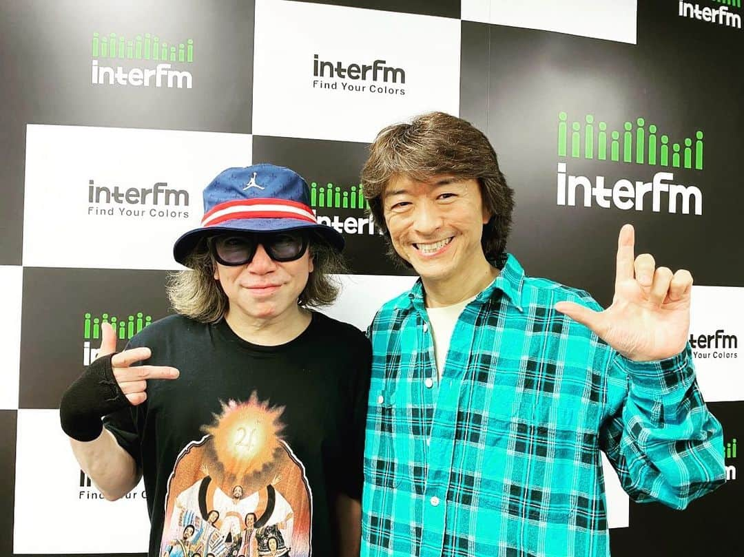 m.c.A・Tのインスタグラム：「昨日はinterFM 「Radio Disco」に DJ HIYOCOさんの応援に 行きました。DJ OSSHY, SAYOKOさんのお取り計らいいただき、サプライズ出演させていただきました。 30周年のお話、アルバムリリースのお話もさせて頂き 感謝感激です！HIYOCOさん、みなさんありがとうございました♪」