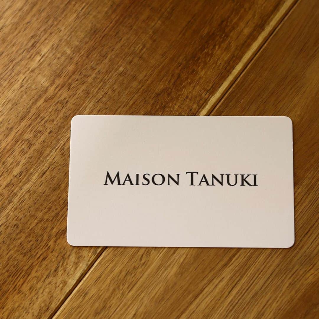 きょん。さんのインスタグラム写真 - (きょん。Instagram)「.  .  MAISON TANUKI @maison_tanuki_kyoto  店名がどタイプすぎて、 気になって仕方がなかった 「メゾンタヌキ」。  メゾンと名のつくもので もっともゆるくて愛らしい ネーミングだと思うの。  それでいて、 提供されるメニュー超本格的という ギャップもすてき◎  今回取材でアシェットデセールのコースを いただいたのだけど、 メインとして登場した ドーム状のチョコレートに一同大興奮...！  溶けゆく瞬間はぜひ動画で◎  店名:MAISON TANUKI 住所:京都市中京区西入ル長浜町143‐3  #MAISONTANUKI#メゾンタヌキ #japanesesweets#japanesefood#kyoto#kyototrip #アシェットデセール」5月28日 10時58分 - kyon_tokiiro