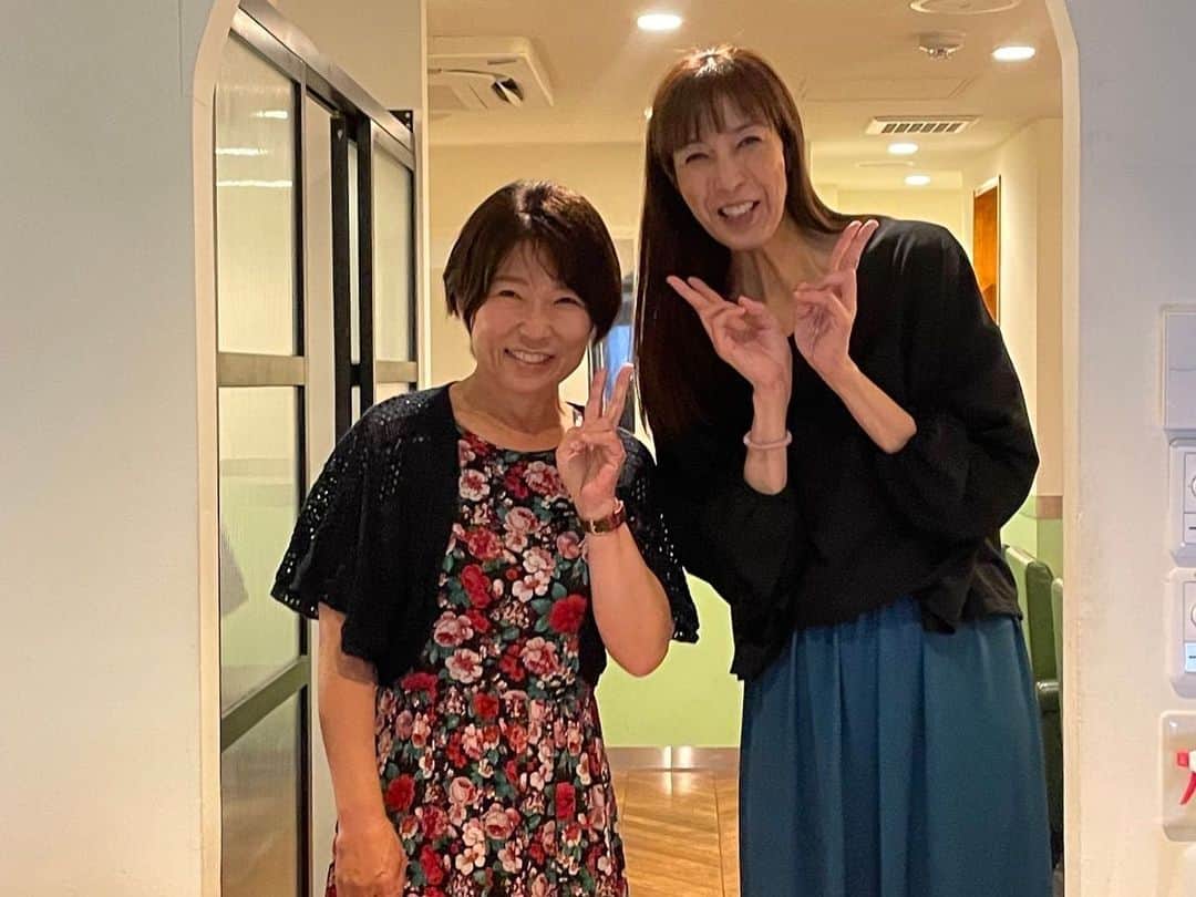 大林素子さんのインスタグラム写真 - (大林素子Instagram)「先日の写真ですが 武蔵野市議の ひがしまり子さんと 元私の、マネージャーさん 今は先生ですが、定期的に意見交換会を、させて頂いてます、あ、と言う女子会でもある 吉祥寺NERORIさんの オムレツスフレ！ 最高😀」5月28日 11時06分 - m.oobayashi