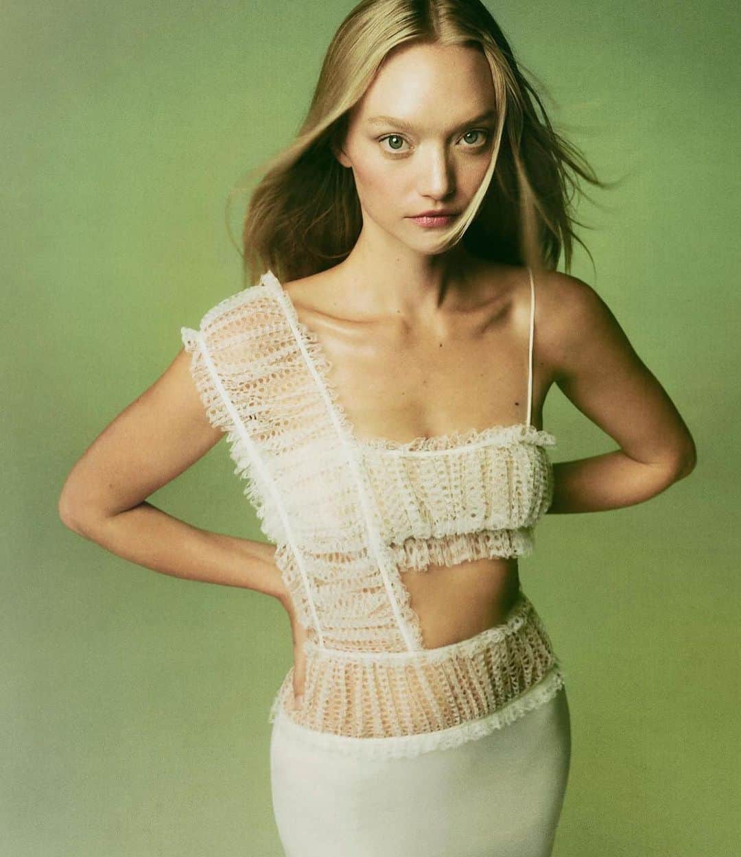 のインスタグラム：「Tropical grunge 💚 @christopher_esber」