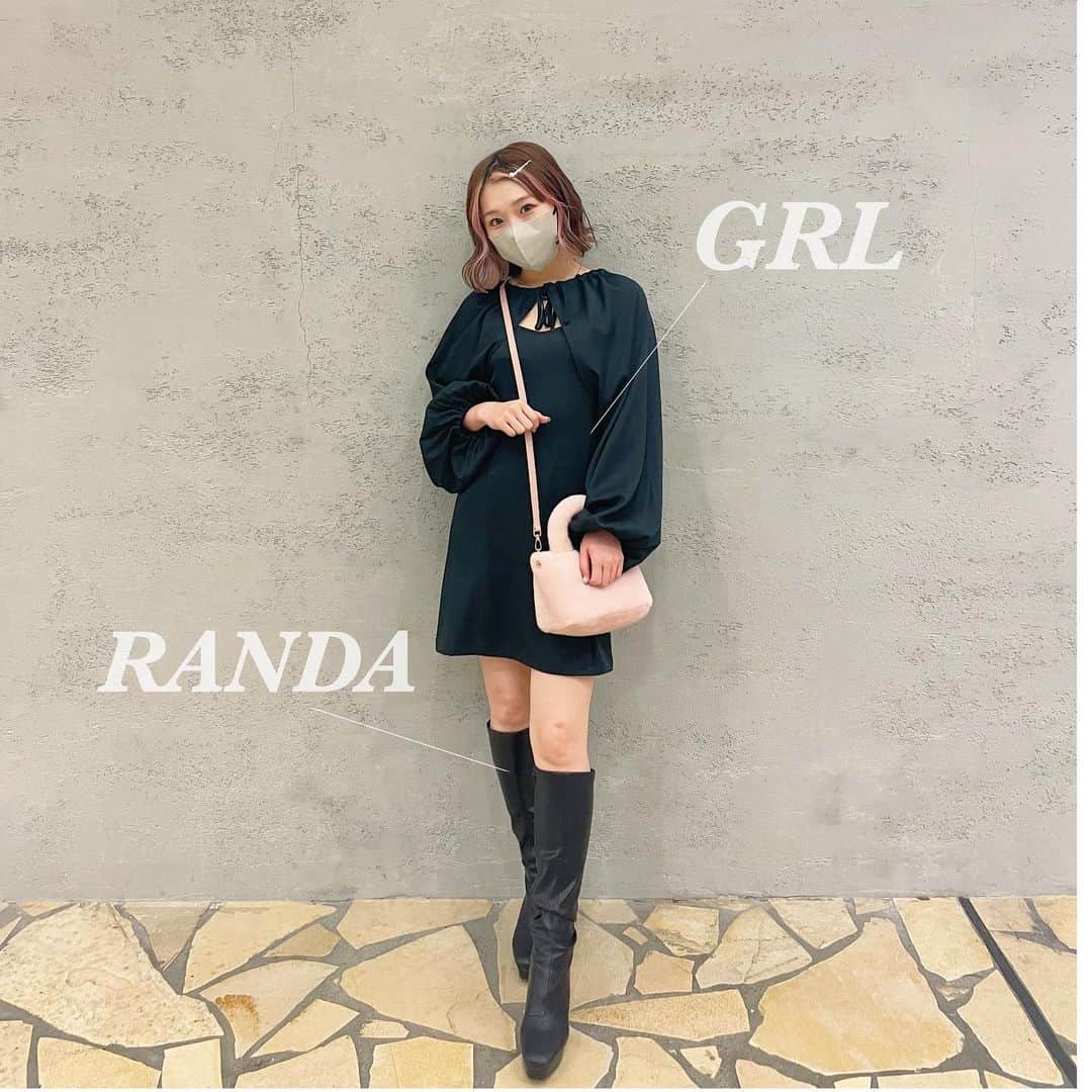平野友里（ゆり丸）のインスタグラム：「👗  #ゆり丸コーデ 🍥🤍  ブラックコーデな気分だった日🖤  GRLのこのワンピース👗 値段もめちゃ手頃でプチプラだけど シルエットも良いし高見えでめちゃ よき！おすすめ❤︎  おしゃれなレストランとかにも 来て行けそう✨  ワンピース⇨ @grl_official  ブーツ⇨ @randa_pic   ・ ・ ・ ・  #grl #grlコーデ #grl購入品 #グレイル  #グレイルコーデ #グレイル購入品 #グレイルワンピース #ブラックコーデ #プチプラ #プチプラコーデ #プチプラファッション #プチプラ高見えコーデ #プチプラ部 #ゆり丸 #平野友里」