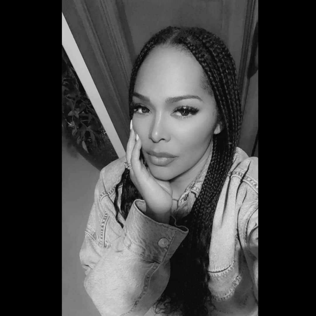 キーシャ・エップスのインスタグラム：「God blessed me with the greatest gift and blessing this birthday. More LIFE!   Father- you heard my heart, my cries and my prayers and you graciously answered them. No words to articulate the gratitude I feel and have🙏🏽  Thank you🙏🏽 and thank you for another year to experience your LOVE❤️  Humble & gracious. I feel BLESSED.  #WhatABeautifulBirthday」