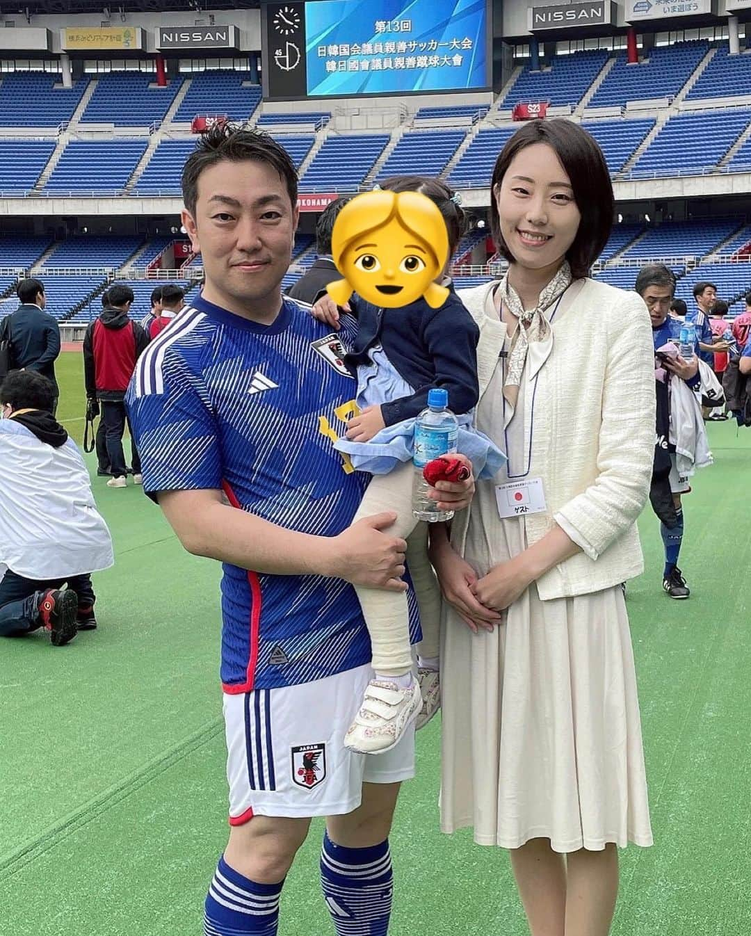 中谷一馬さんのインスタグラム写真 - (中谷一馬Instagram)「次女・美栄(みさか)ちゃんの保育参観👶 先生👩‍🏫から 「(長女)美良(みよ)ちゃんがよく出来ていただけで美栄ちゃんも順調に育ってるから大丈夫ですよ」 と声をかけて頂いたのですが、 逆に「あれ？そんなに美栄なんか心配なことあったっけ😨」と心配になる父🥲w お給食はいつもちゃんと食べられるそうですが、今回はママ👩とパパ👨がいて甘えん坊さんになってお残しをしてしまいました😂 色々心配事はありますが、健康で元気にすくすく成長してね🥰  #立憲民主党 #衆議院議員 #中谷一馬 #育児 #親バカ #子育て絵日記 #セイジカ新世代」5月28日 11時50分 - kazuma_nakatani