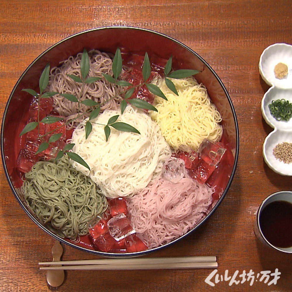 のインスタグラム：「. 今回は神埼市の「井上製麺」さんにお邪魔して、小麦の旨みがダイレクトに感じられる『神埼そうめん』をいただきました❗️☀️ ・ 放送後におもしろ動画を公開🥳 ぜひチェックしてください😆 .  #松岡修造 のくいしん坊！万才 #くいしん坊万才 #食いしん坊万歳 #食いしん坊万才 #くいしん坊万歳 じゃないよ #キッコーマン の提供でお送りします #くいしん坊映え  #神埼そうめん #神埼 #そうめん  #佐賀県 #神埼市 #うまい #美味しい #japanesefood #foodporn #sundayfunday #yummy  #wraptheworld #temaki」