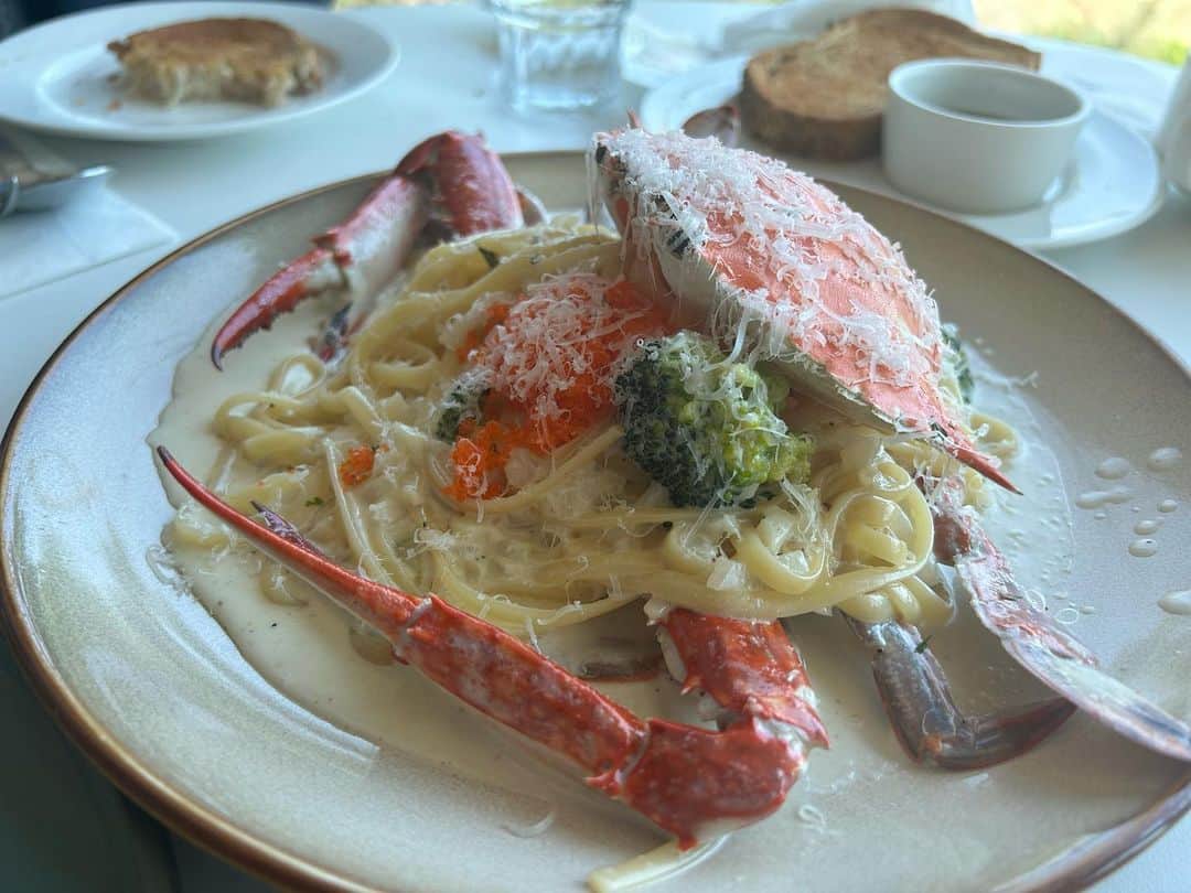 山崎聡子さんのインスタグラム写真 - (山崎聡子Instagram)「美味しいものの写真って 後に見返しても幸せな気持ちになれる🫠🍣🍖  忘れられない感動の味ってありますか…？？  #食べたいものがありすぎる  #1枚目は数年前の韓国🇰🇷」5月28日 12時23分 - 310puu