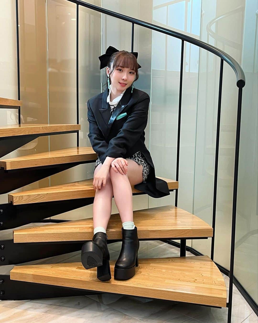 高瀬くるみさんのインスタグラム写真 - (高瀬くるみInstagram)「.     🎶 　 　 　  #BEYOOOOONDS #BEYOOOOOPHONIC #オーケストラ #コンサート #衣装 #燕尾服 #今日 #着てるから #載せてみた #髪の毛 #短くなったけど #ポニーテール #ギリギリ #出来た #笑 #高瀬くるみ #くるみんインスタ映え計画」5月28日 12時29分 - kurumi_takase.official