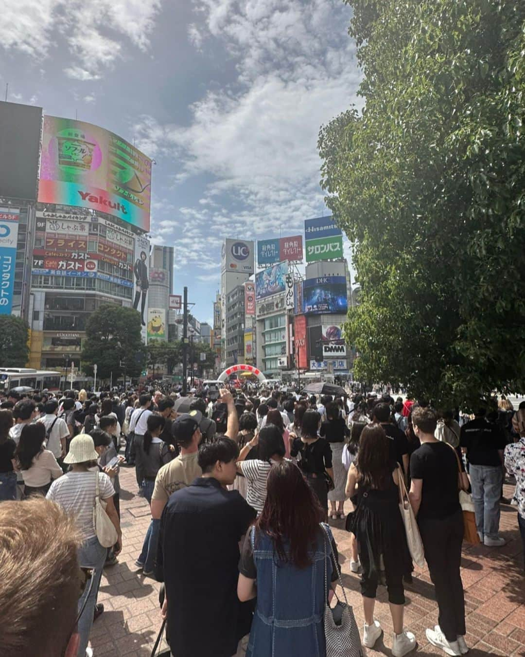 テイラー・ジェームスさんのインスタグラム写真 - (テイラー・ジェームスInstagram)「from Singapore 🇸🇬 to Hong Kong 🇭🇰 Indonesia 🇮🇩 to Thailand 🇹🇭 I ended off my Asian tour in one of my favorite cities in the world Tokyo 🇯🇵 special thanks to everyone that came out and supported each and everyone of my parties!   Big shout out @808agencyau and my brother @alexandermcdonell for putting together an excellent run 🏃‍♂️ I can’t wait to come back!!」5月28日 18時08分 - djtayjames