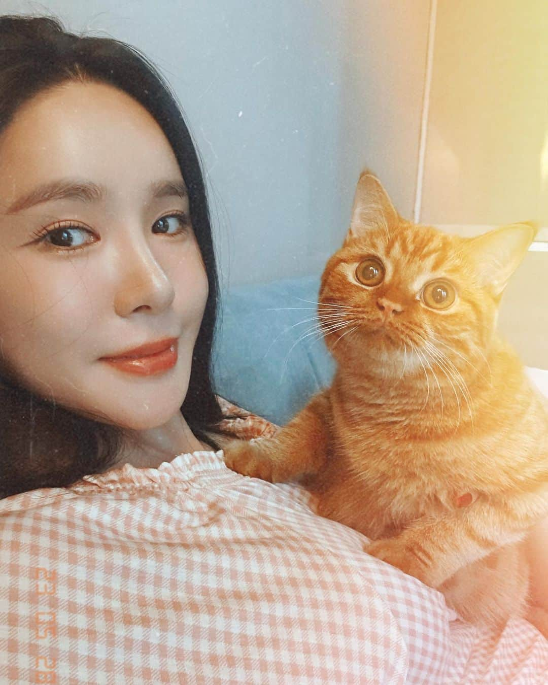 ダヘ さんのインスタグラム写真 - (ダヘ Instagram)「스릴러 영화 몰아보는중!!!🙀  #영화 #스릴러 #공포 #비오는날」5月28日 18時06分 - jjeon_migyo