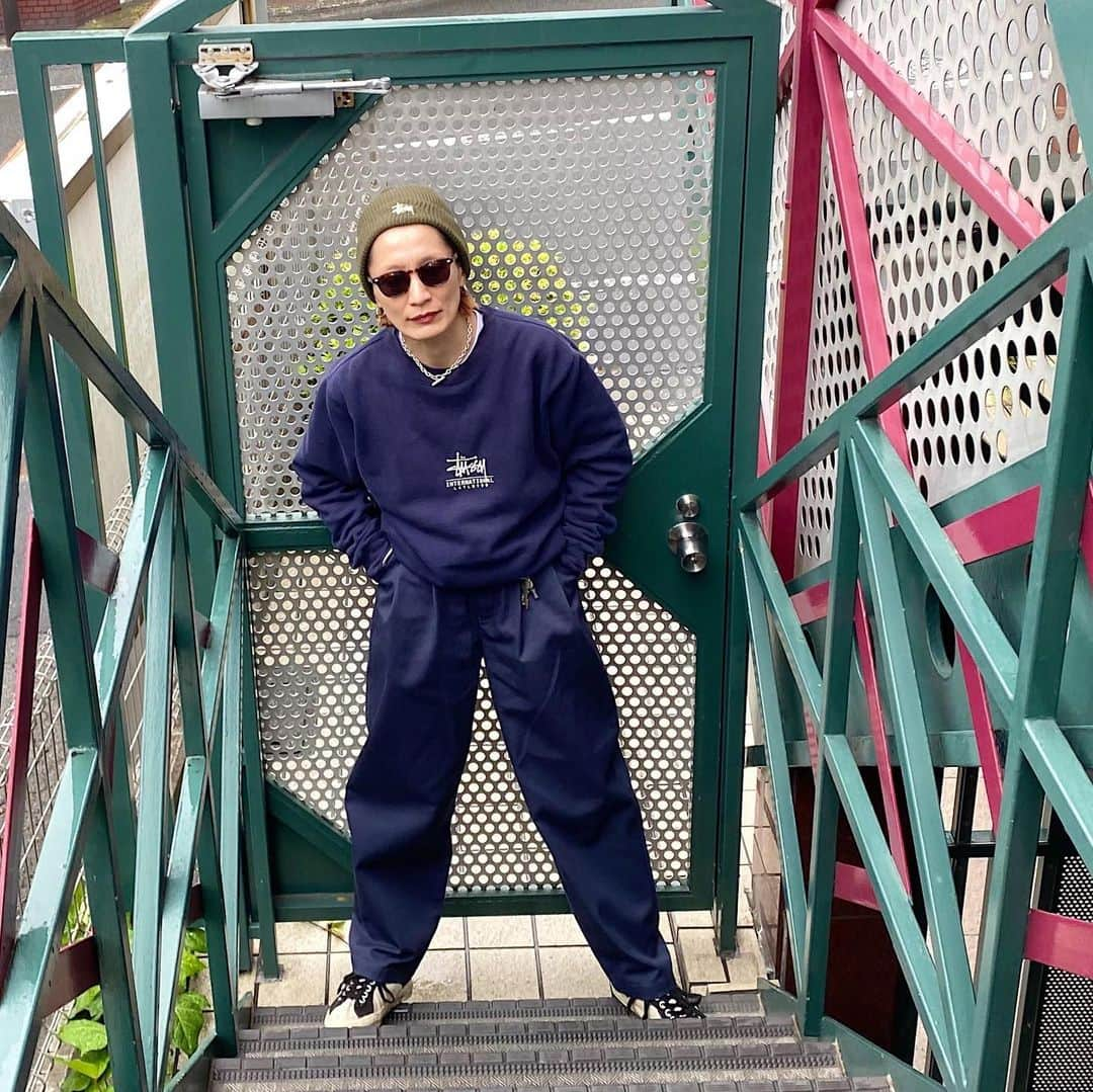 ホリデイさんのインスタグラム写真 - (ホリデイInstagram)「DICKIES 2TUCK PANTSのNAVYはトップスもNAVYで合わせるのが気分です☺︎ NORIKO (身長162cm/着用1)  #HOLIDAY_PR #HOLIDAY_NORIKO #HOLIDAY2023summer」5月28日 13時03分 - holiday_pr