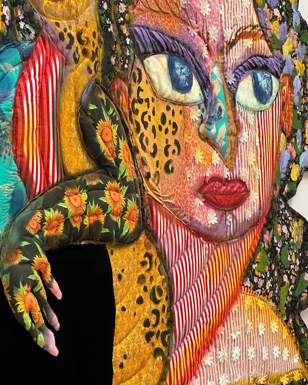 Juxtapoz Magazineさんのインスタグラム写真 - (Juxtapoz MagazineInstagram)「@mariaguzmancapron’s new quilted, stitched and painted textile works at @shulamitnazarian」5月28日 13時05分 - juxtapozmag