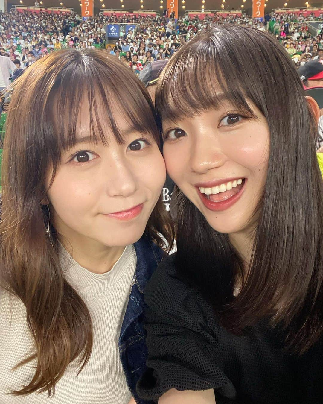 小林茉里奈さんのインスタグラム写真 - (小林茉里奈Instagram)「⚾️ 昨日はみなるんさんと一緒にホークス観戦へ📣  去年の #ファイト九州デー にダンスコラボでお世話になった #ハニーズ の皆さんを久しぶりに見られて、相変わらずキラキラしていてパワーをたくさんもらいました😆✨  #野球観戦  #paypayドーム  #ホークス #ソフトバンクホークス  #softbankhawks」5月28日 13時09分 - marina_k224