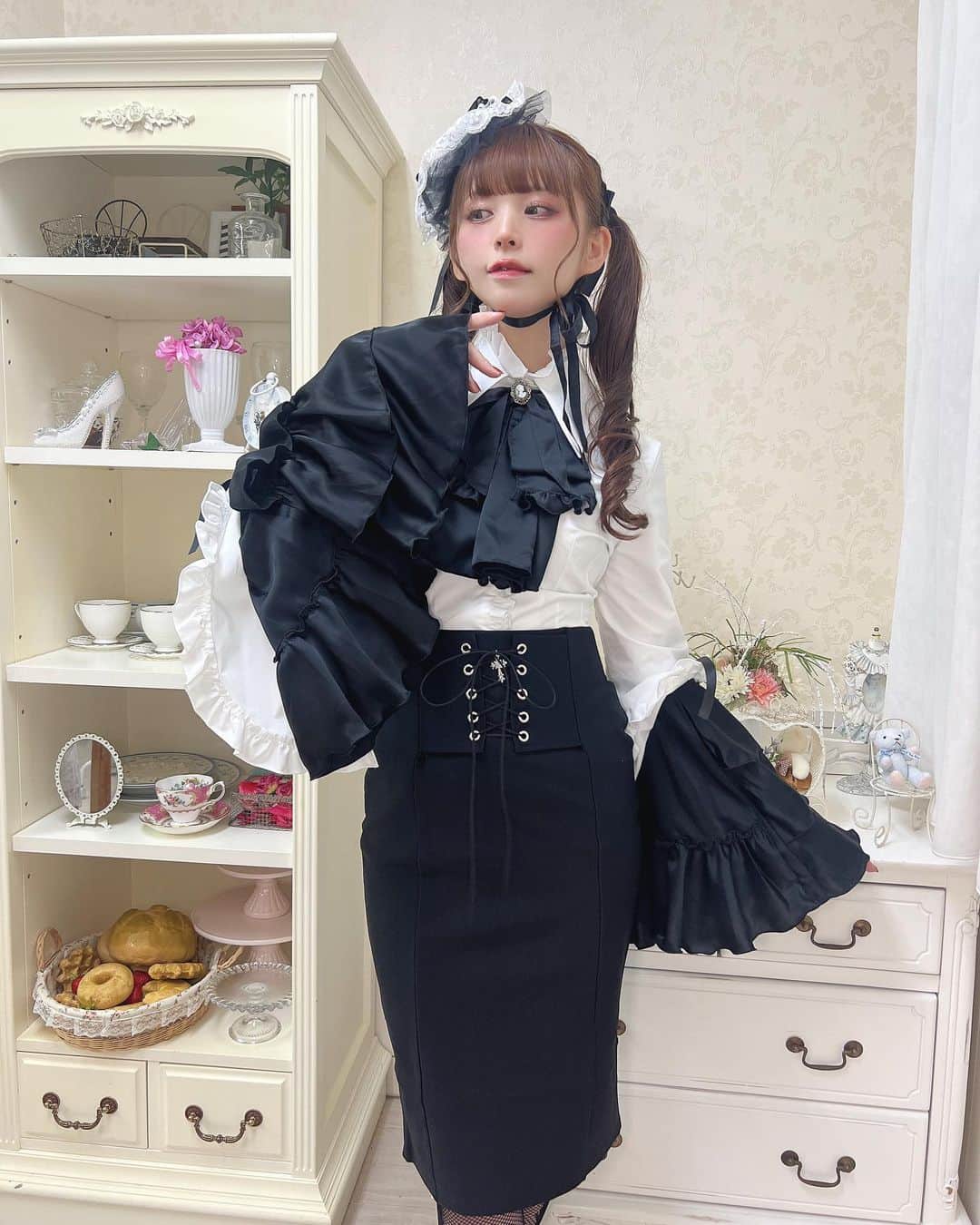 深澤翠のインスタグラム：「MARBLE  tulle×yakumo Lolita Online Marché vol.7  #lolitafashion  #gothicandlolita  #marbleclothing」