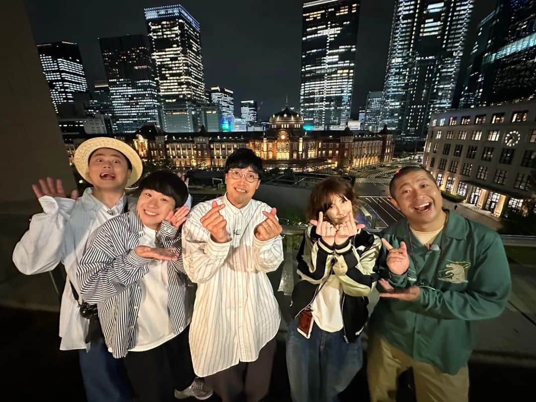 フジテレビ「なりゆき街道旅」さんのインスタグラム写真 - (フジテレビ「なりゆき街道旅」Instagram)「次回6/4(日)12:00～放送のなりゆき街道旅は東京駅周辺をなりゆき旅！旅人はYOU＆ハライチ澤部。NYで話題の朝食からスペイン王室御用達のチョコまで、最新東京駅グルメ食べ尽くし！全国の名産品大集結で澤部も大興奮＆爆買い！お楽しみ☆ #なりゆき街道旅  #フジテレビ  #東京駅  #ハナコ  #YOU  #ハライチ澤部  #ニューヨーク  #朝食  #スペイン王室御用達  #チョコレート  #東京駅グルメ  #全国の名産品」5月28日 13時41分 - nariyuki_kaido_tabi