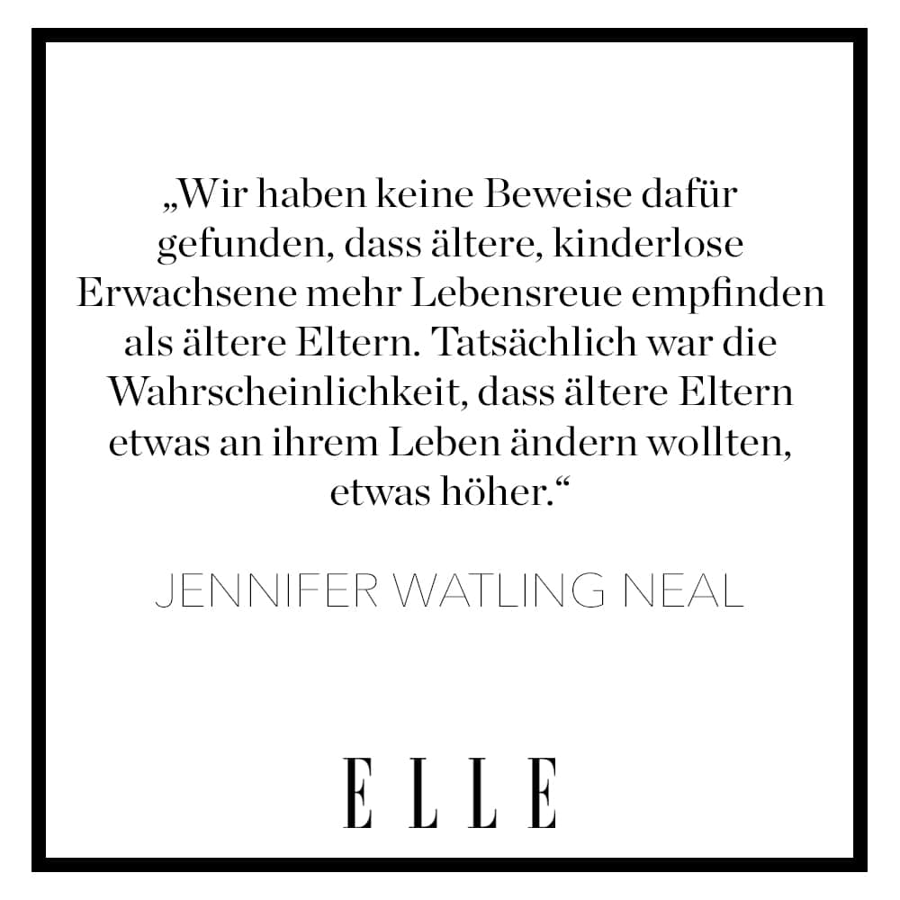 ELLE Germanyさんのインスタグラム写真 - (ELLE GermanyInstagram)「„Du wirst es noch bereuen“: Bedauern Menschen wirklich, keine Kinder zu haben? Neue Forschungsergebnisse deuten darauf hin, dass dies nicht der Fall ist. So haben Forschende der Michigan State University Menschen befragt, die bewusst kinderlos geblieben sind. Dabei stellte sich heraus, dass sie alle ziemlich zufrieden mit ihrer Entscheidung sind. Könnten es also am Ende sogar die Menschen mit Kinder sein, die ihre Entscheidung bereuen? Mehr dazu auf Elle.de!   #family #familie #familienplanung #kinderlos」5月28日 13時54分 - ellegermany