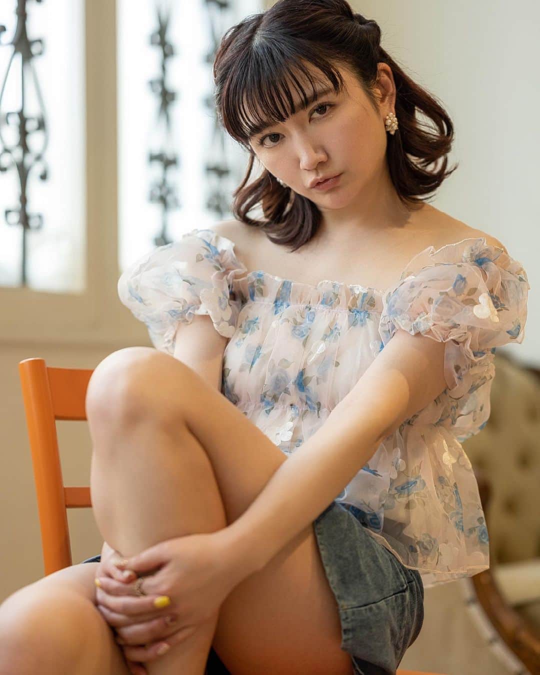 清水楓のインスタグラム：「本日18時からソフマップ！ よろしくお願いします🩵🩵🩵  #萌 #インスタグラビア #Instagravure  #pinupgirl #bajutidurseksi #me #like #fashion #japan #photo #instagood  #gravureidol #gravure #グラビア #Japanesegirl  #Instagravure #偶像 #モデル #撮影モデル  #撮影 #model  #gravure #グラビアアイドル #followme」