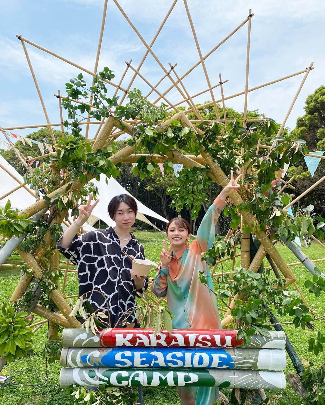 足立佳奈のインスタグラム：「昨日は、佐賀初ライブ！！  そして、 トップバッター！！ お客さんの温かさと迫力に、 私もよりギアが上がりました🔥🔥！  楽しかったです、本当に。 また歌いたいな！！  ありがとうございました！！！  #KaratsuSeasideCamp」
