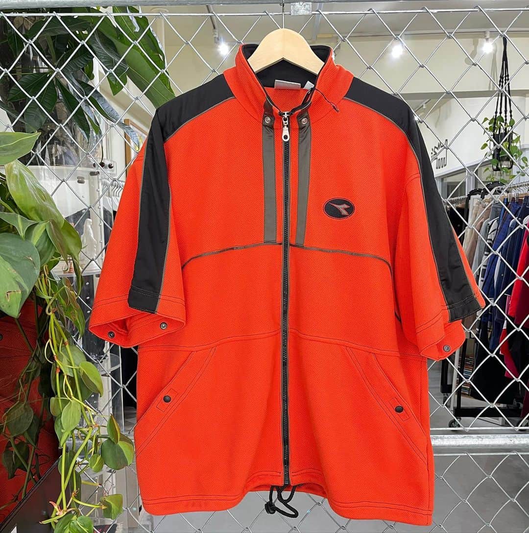 ジャムルのインスタグラム：「OPEN UNTIL 7:00PM . DIADORA S/S track JKT .  #お問い合わせはお電話で承ります #jammru#diadora  #osaka  #fashion  #streetstyle  #streetfashion  #vtg  #vintage  #used  #usedclothing  #古着 #古着屋 #ファッション #70s #80s #90s」